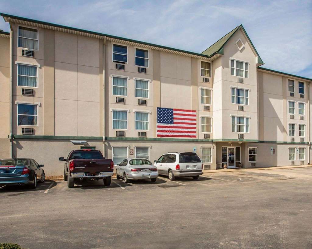 Rodeway Inn & Suites Near Outlet Mall - Asheville Exterior photo